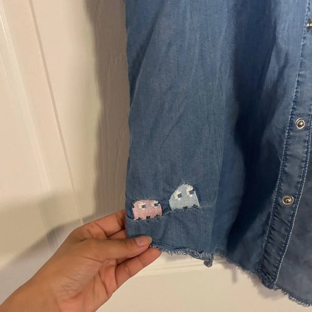PAC-MAN Justice Denim Button Up Shirt Girls L 12/14 Retro Gamer Y2K Chambray